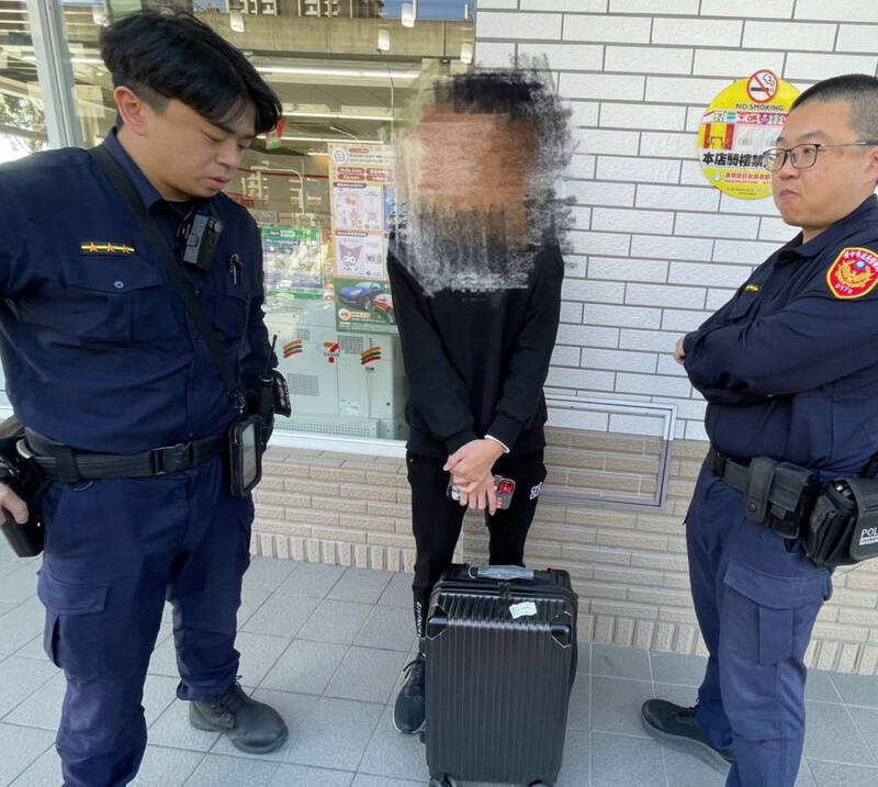 大獎娛樂城-免費快訊-台中高三生不滿手機遭沒收 與父賭氣出走流浪超商
