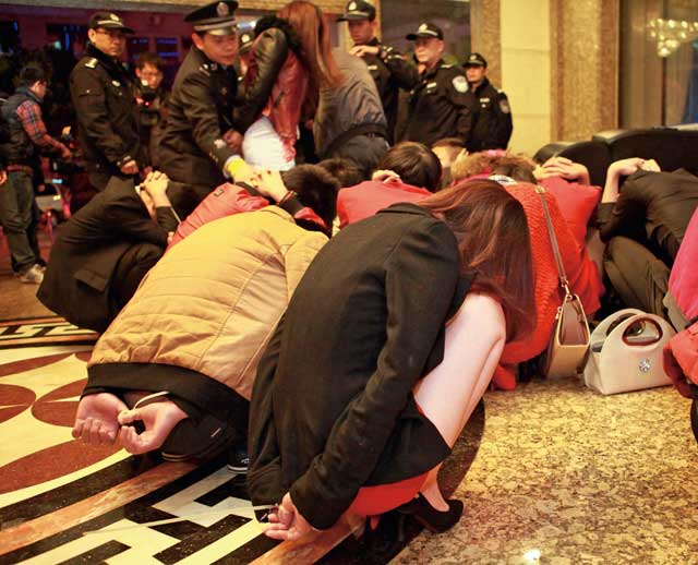 大獎娛樂城、大獎娛樂-娛樂攻略東莞掃黃持續升級 澳門博彩業坐收漁利