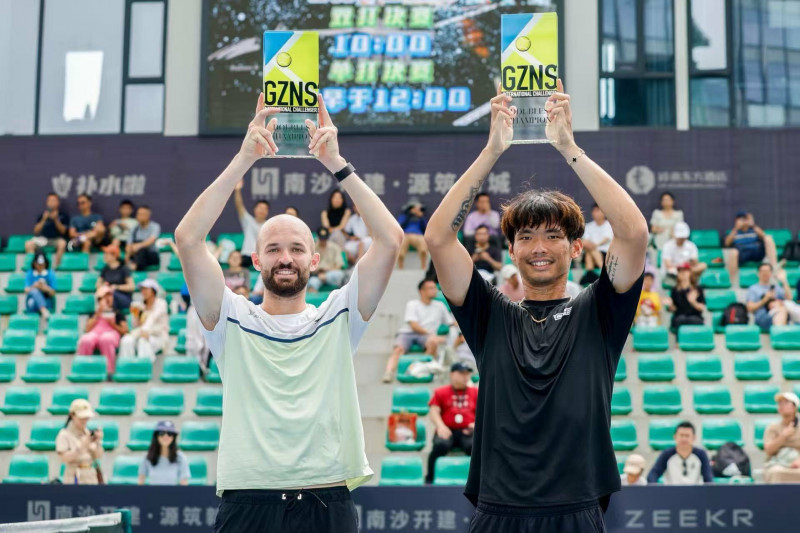 大獎娛樂城、大獎娛樂 線上新聞 何承叡廣州男雙雨後稱王！強勢奪下本賽季挑戰賽第五冠