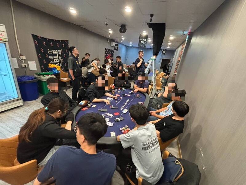 大獎娛樂城、大獎娛樂 線上新聞 大學旁桌遊館竟是德州撲克賭場！嘉義警方突襲逮捕8名涉賭學生！