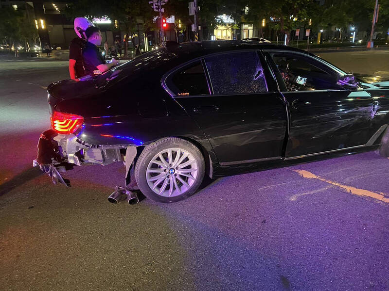 大獎娛樂城、大獎娛樂 線上新聞 台中街頭大亂鬥！毒蟲拒檢暴衝，BMW橫掃44輛汽機車，亡命5小時難逃法網！