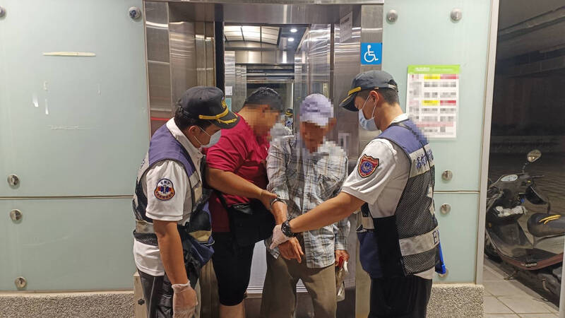 大獎娛樂城、大獎娛樂 線上新聞 高雄輕軌再出包！82歲長者電梯故障受困近1小時，險象環生！