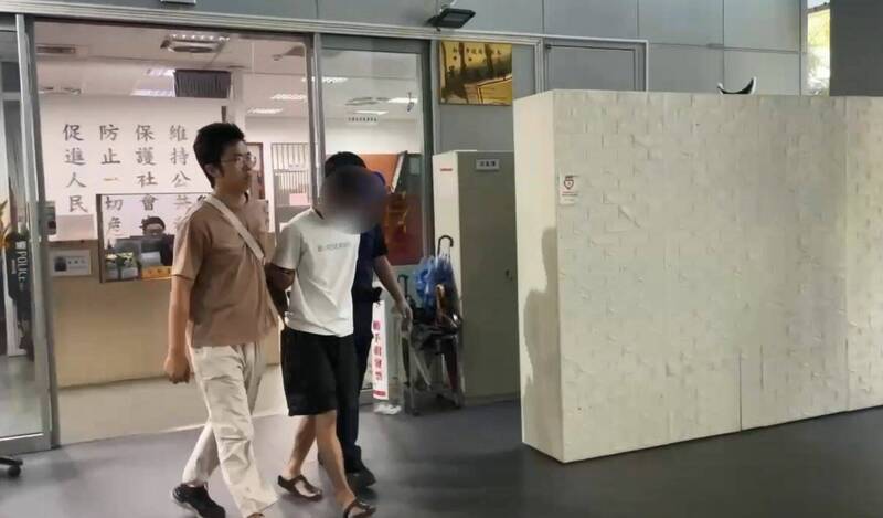 大獎娛樂城、大獎娛樂-線上新聞-囂張通緝犯！曾助詐團取款再衝撞警，罪加一等難逃法網！