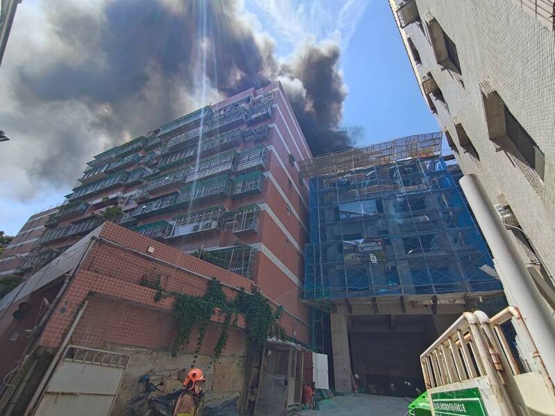 大獎娛樂城、大獎娛樂-線上新聞-空汙警報！新北五股建案工地大火，周邊居民當心呼吸道健康！