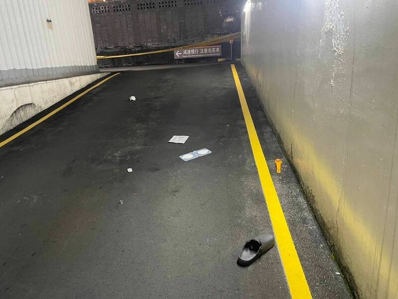 大獎娛樂城、大獎娛樂-線上新聞-台中賣場驚魂！男子墜樓慘死車道，駕駛目擊嚇傻急煞，現場一片混亂！