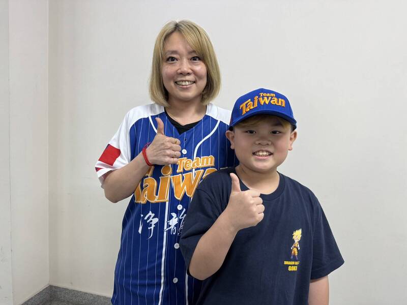 大獎娛樂城、大獎娛樂-線上新聞-暖心！9歲男童「勤練英文」，達賴90大壽獻上「Team Taiwan」帽，感動全球！