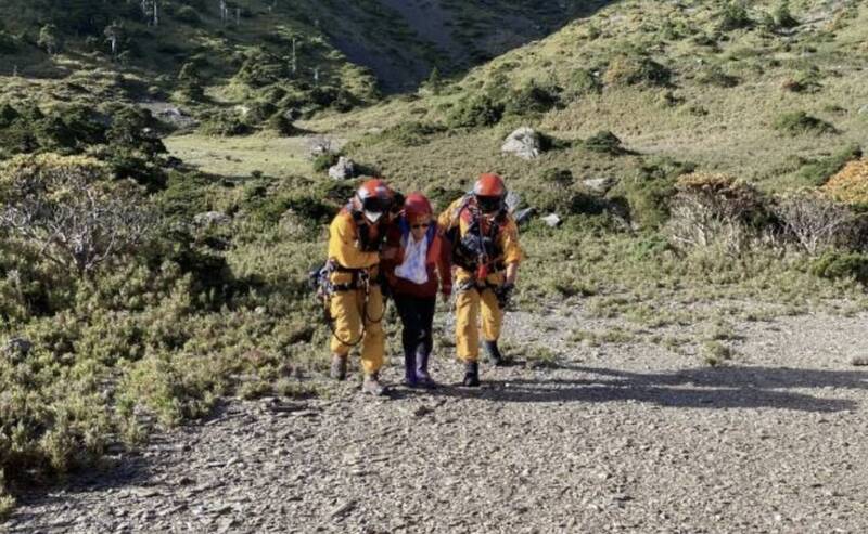 大獎娛樂城、大獎娛樂-線上新聞-命懸一線！南湖大山驚傳山友墜崖重傷！空勤總隊「火速馳援」上演生死救援！
