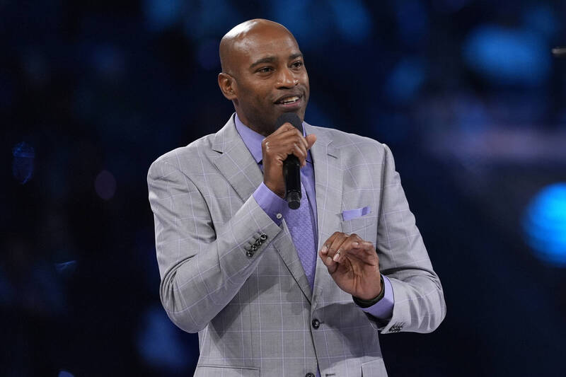 大獎娛樂城、大獎娛樂-線上新聞-榮耀永存！紅人1A為傳奇飛人卡特退休球衣，向在地英雄致敬！