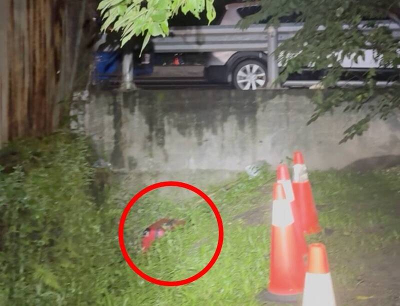 大獎娛樂城、大獎娛樂-線上新聞-離奇命案！新莊男屍棄行李箱遭「位移」，里民爆料：上週就已在水溝裡！