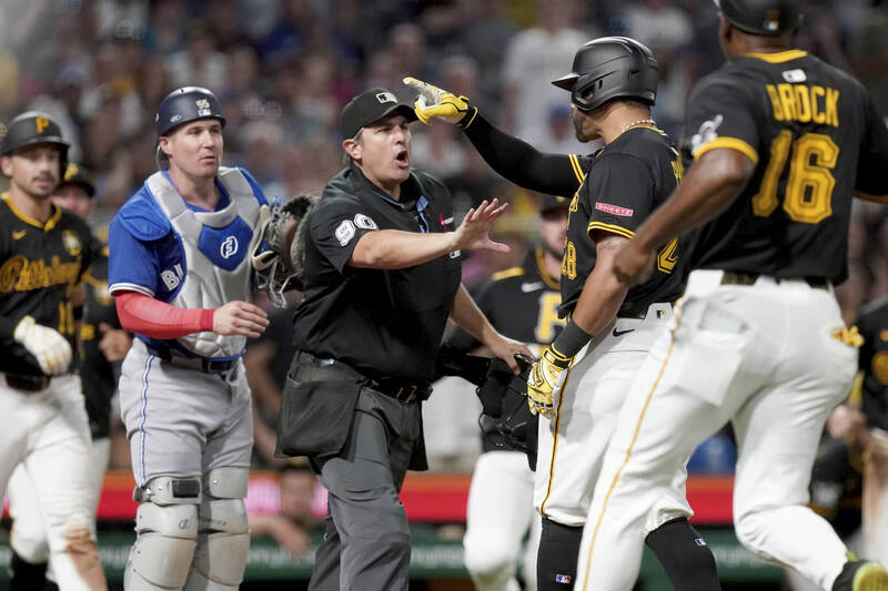 大獎娛樂城、大獎娛樂-線上新聞-辛納心碎了！比賽不到一盤就傷退，拱手讓出冠軍，賽後哽咽道歉：我非常抱歉...