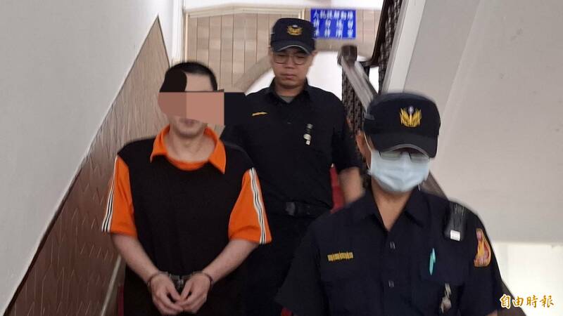 大獎娛樂城、大獎娛樂-線上新聞-生死一瞬間！貨車高速行駛突自燃成火球，駕駛驚險逃生畫面曝光！