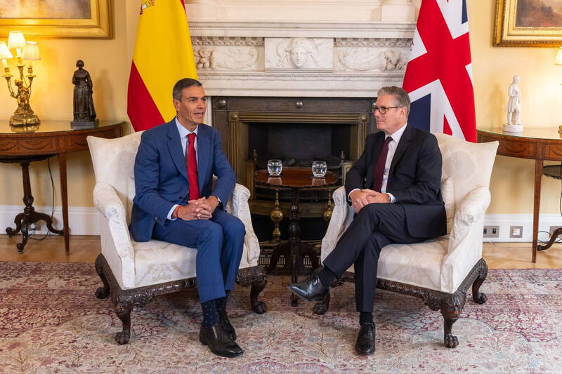 大獎娛樂城、大獎娛樂-線上新聞-脫歐關係回溫！英國與西班牙簽署合作協議，加強雙邊關係