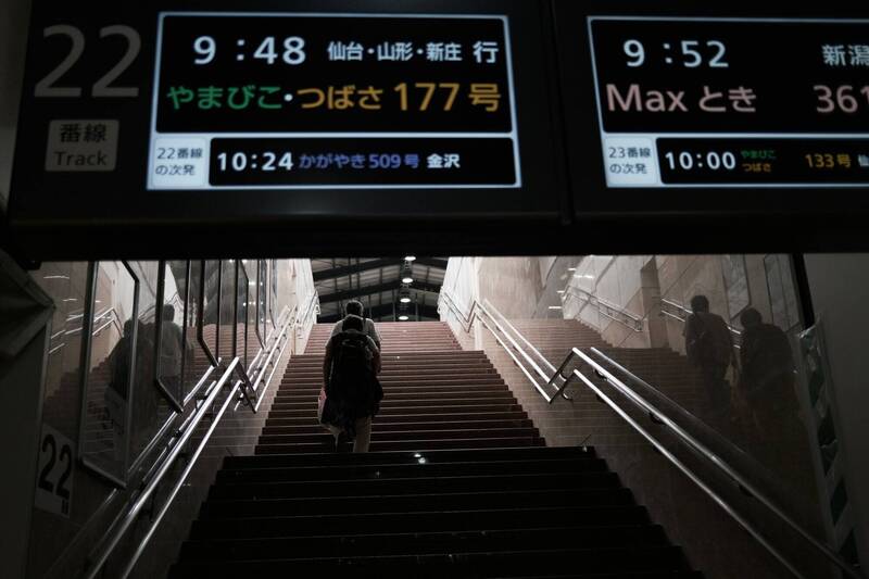 大獎娛樂城、大獎娛樂-線上新聞-列車撞熊！日本新幹線3個月內三度出軌，山形路線延誤45分鐘