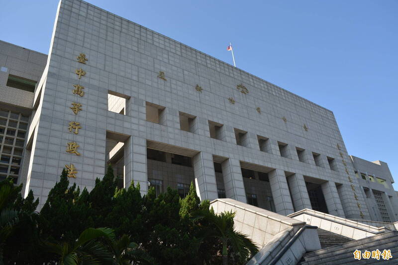 大獎娛樂城、大獎娛樂-線上新聞-狡辯無效！她開車沒開大燈硬拗不是隧道，遭重罰3千元，行車記錄器畫面打臉真相！