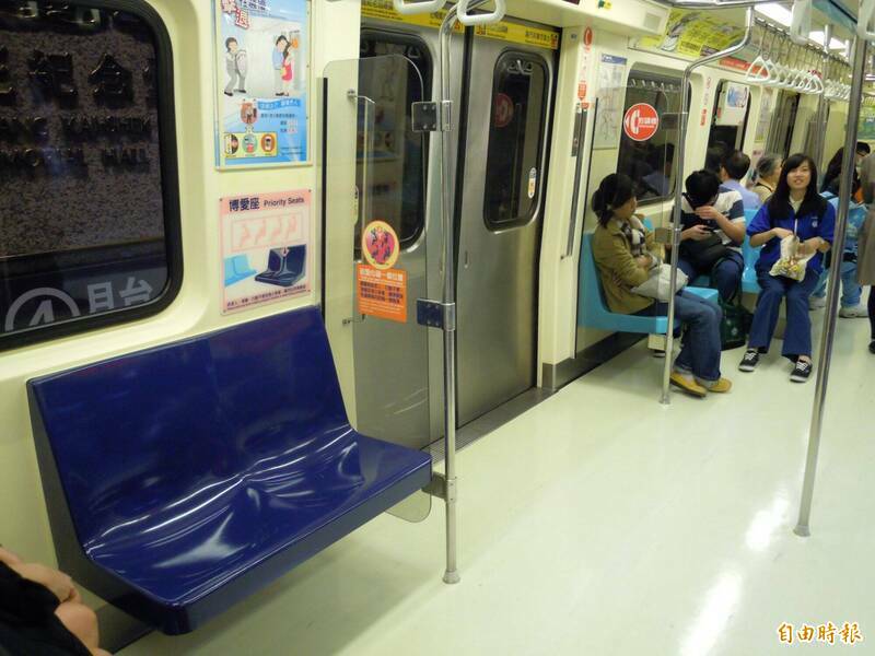 大獎娛樂城、大獎娛樂-線上新聞-「讓座魔人」北捷遭踹飛！阿嬤逼讓位引爆衝突，捷警隊怒辦社維法！