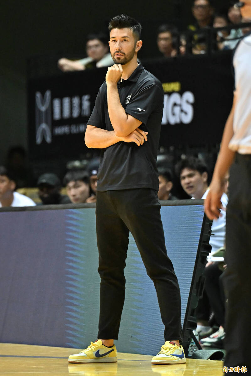 大獎娛樂城、大獎娛樂-線上新聞-【顏面掃地】史上最慘！新主帥簡浩「執教首秀」被國王血洗！賽後給自己打「0分」！