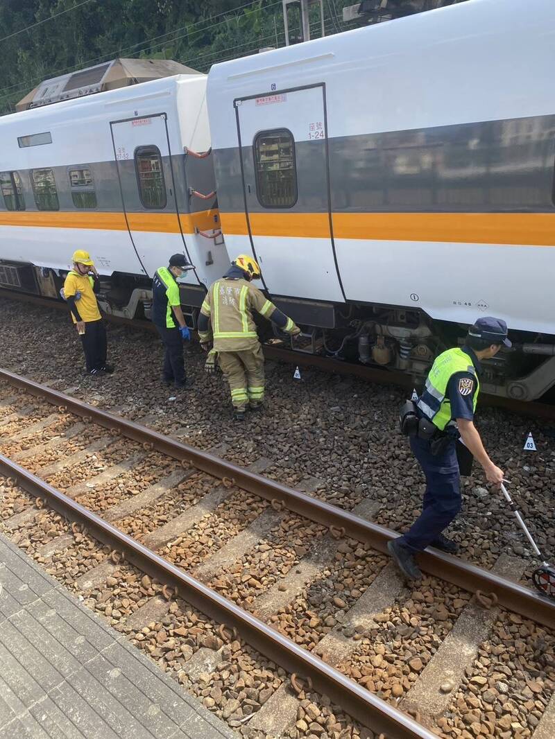 大獎娛樂城、大獎娛樂-線上新聞-太魯閣號傳悲劇！男子「疑跳軌」遭列車進站輾斃！乘客目擊驚悚瞬間！