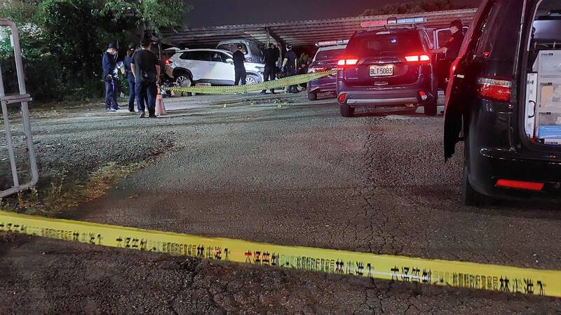 大獎娛樂城、大獎娛樂-線上新聞-亡命鴛鴦！通緝男棄車，嫩妻竟「接力開車撞警」！警開4槍制止，夫妻檔慘吃15萬罰單！