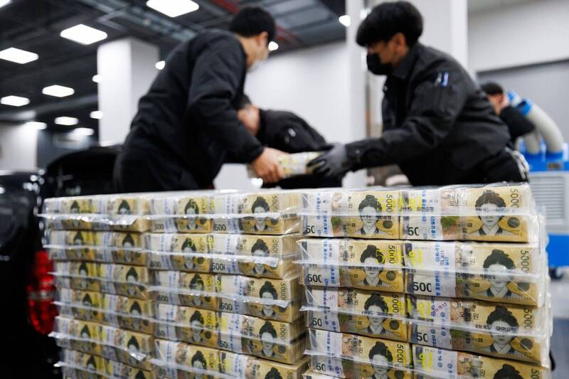 大獎娛樂城、大獎娛樂-線上新聞-神來一筆！韓警攔阻「闖紅燈老翁」！ 意外釣出「詐騙2億」的超級通緝犯！