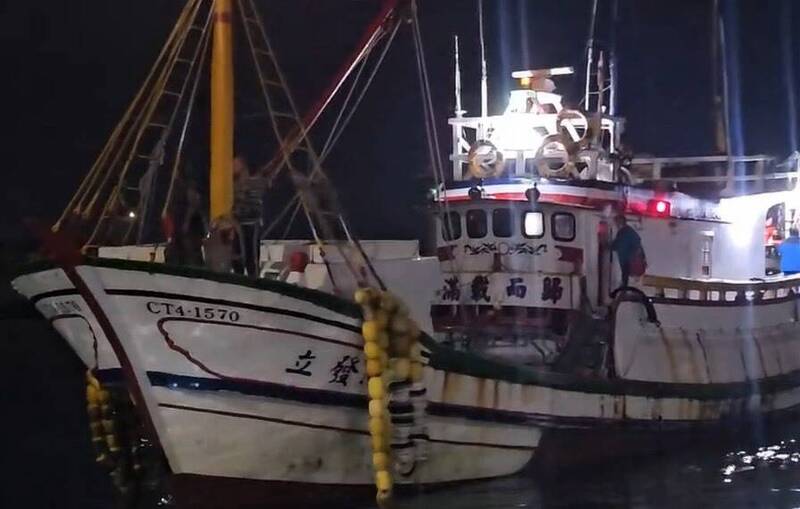 大獎娛樂城、大獎娛樂-線上新聞-【海中煉獄】富貴角驚傳漁船「瞬間翻覆」！**黃金救援僅剩倒數幾小時！**3人失蹤生死未卜！**家屬哭喊：不要放棄！