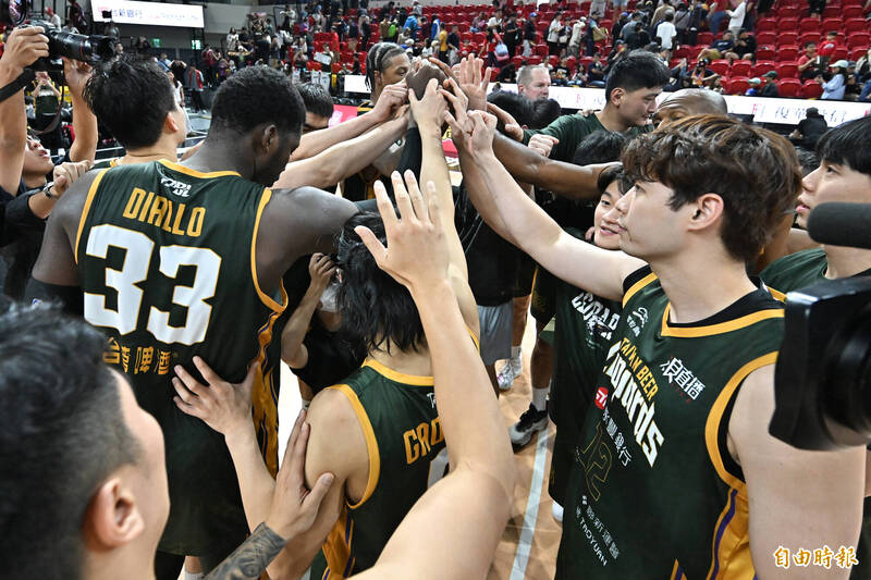 大獎娛樂城、大獎娛樂-線上新聞-雲豹六連勝 主帥將功勞歸給賽程有利 林信寬霸氣喊話要打破隊史紀錄