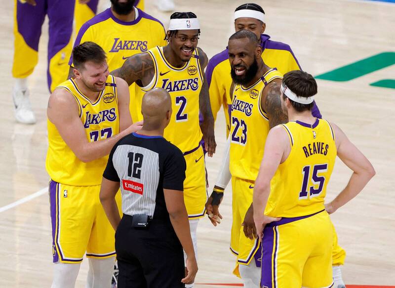 大獎娛樂城、大獎娛樂-線上新聞-湖人三巨頭即將震撼合體 四十歲詹皇復出將創造史上第一人神紀錄