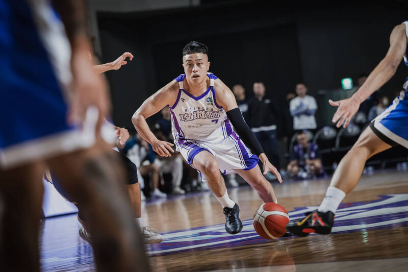 大獎娛樂城、大獎娛樂-線上新聞-投進兩顆關鍵球大逆轉 高國豪把勝利獻給拚到受傷退場的曾柏喻