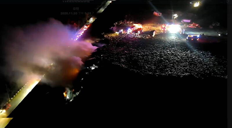 大獎娛樂城、大獎娛樂-線上新聞-【地獄之火！】台南垃圾場「連環爆」！焚燒濃煙毒害市民！環保局竟推給「70年最乾秋天」？