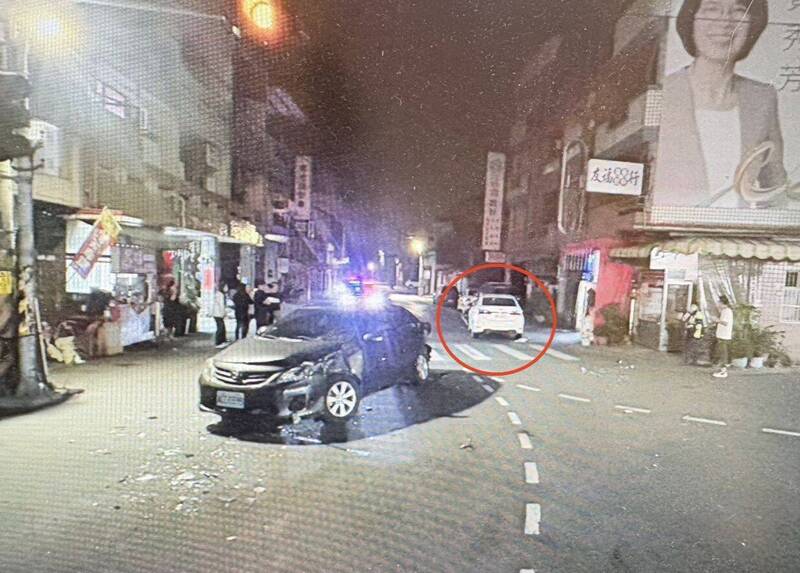 大獎娛樂城、大獎娛樂-線上新聞-【無法無天！】酒駕慣犯「衝撞警員」！警處理車禍反掛彩！酒測值1.0！警方怒吼：絕不輕饒！