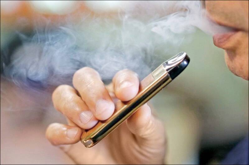 大獎娛樂城、大獎娛樂-線上新聞-校園淪陷！桃園國中生竟在課堂上吸食「喪屍煙彈」！電子煙驗出恐怖依託咪酯！