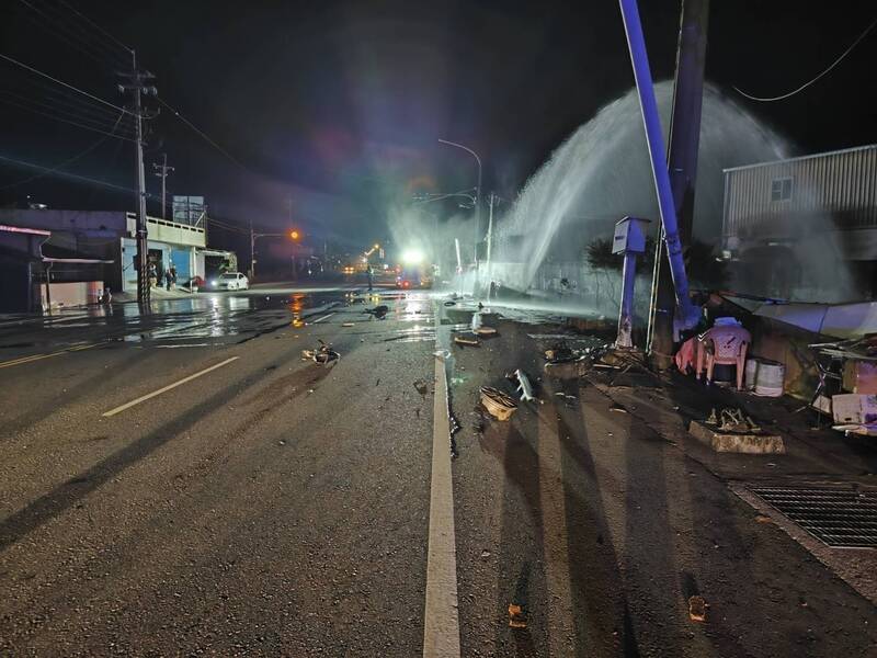 大獎娛樂城、大獎娛樂-線上新聞-淚崩！**22歲鮮活生命！駕車「自撞墜水溝」，傷重不治身亡！