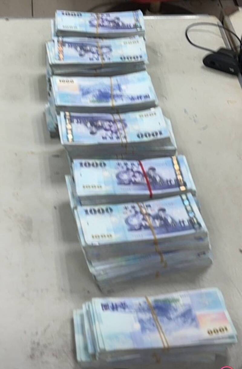 大獎娛樂城、大獎娛樂-線上新聞-潛伏旅遊群組「獵殺」！詐團設局狠撈，警強勢阻斷330萬血汗錢