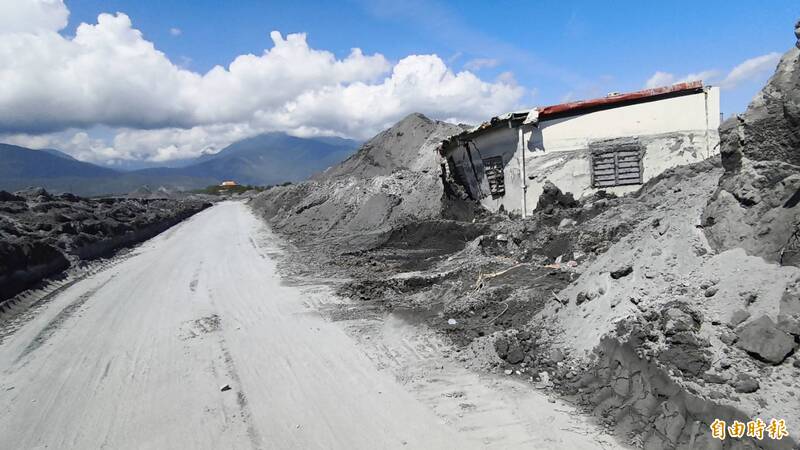 大獎娛樂城、大獎娛樂-線上新聞【洪災冤魂】 光復鄉公所遭檢調抄家！19條人命不能白死，罹難家屬哭喊：還我真相