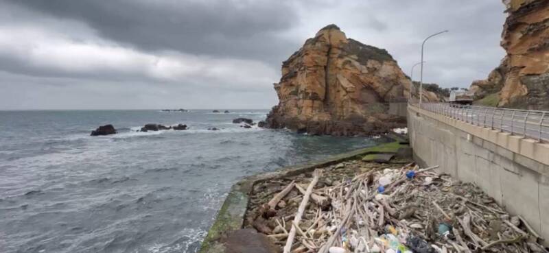 大獎娛樂城、大獎娛樂-線上新聞-【毒品海岸線】 萬里又現「億元大麻包」！又是駱駝峰，漂流毒品背後隱藏龐大跨國走私鏈？
