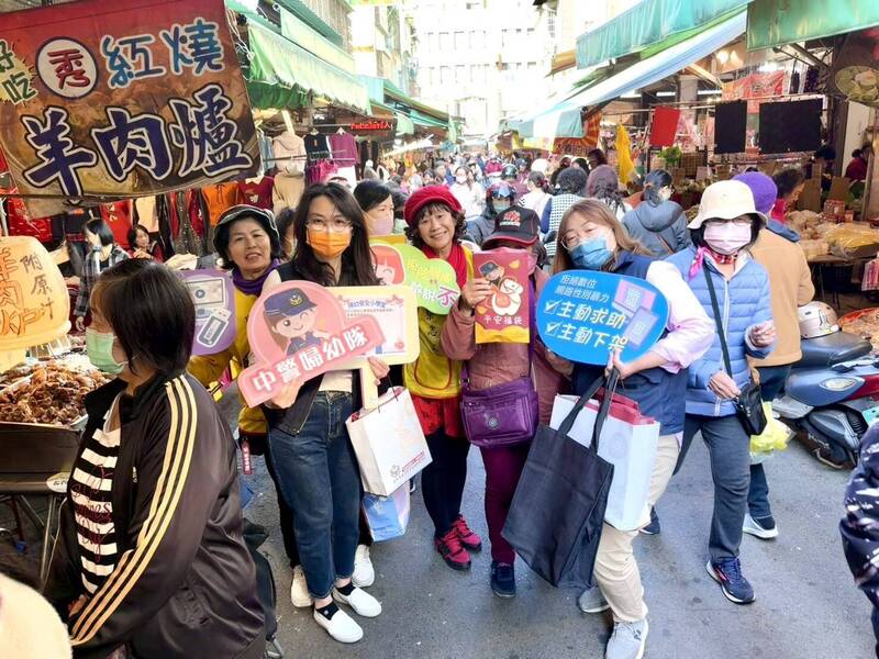 大獎娛樂城、大獎娛樂-線上新聞-中警超吸睛踩街！紅包袋隱藏「數位保險箱」秘訣，這招學起來讓私密照永不外流！