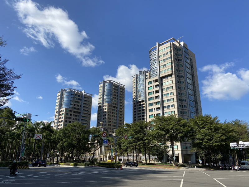 大獎娛樂城、大獎娛樂-財經新聞-貧窮限制想像！帝寶屋主為兒「慘賠1.2億」也要割愛？頂樓戶天價交易內幕曝光，有錢人的世界太狠了！